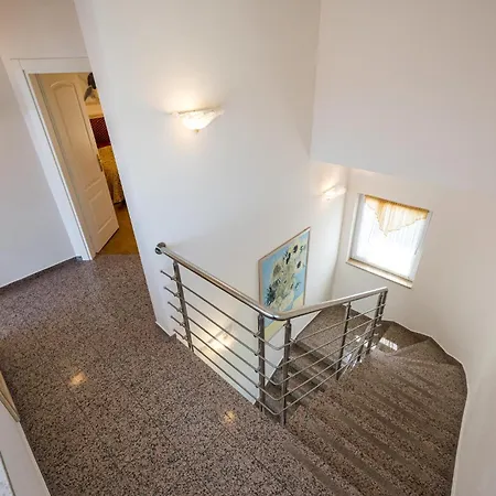 2 Bedroom In Feriehus Savudrija