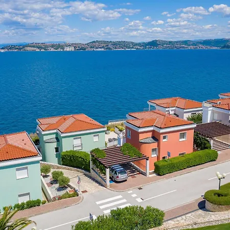 2 Bedroom In Dom wakacyjny *