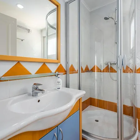 בית נופש 2 Bedroom In *