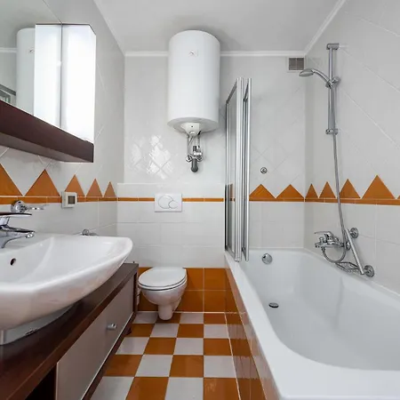 Awesome In With Jacuzzi